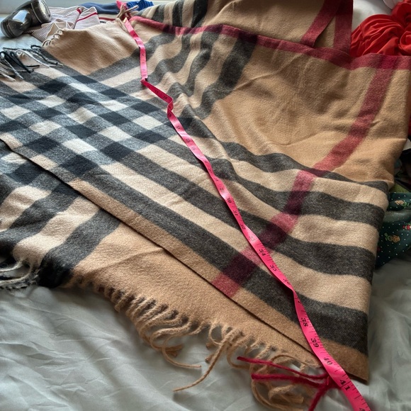 B U R B E R R Y NOVA CHECK PONCHO - Picture 7 of 8